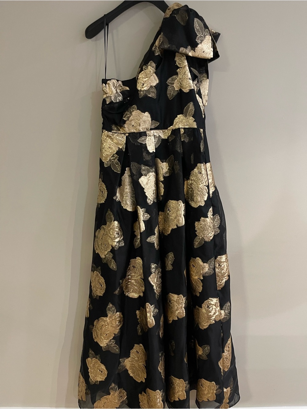 NEW Donna Karan New York One-Shoulder Metallic Jacquard Gown In Black & Gold - Picture 5 of 15